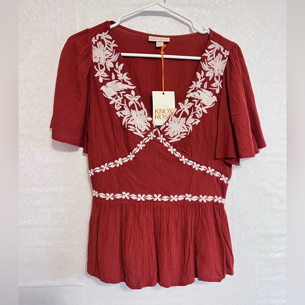 NWT Knox Rose Embroidered Peplum Top